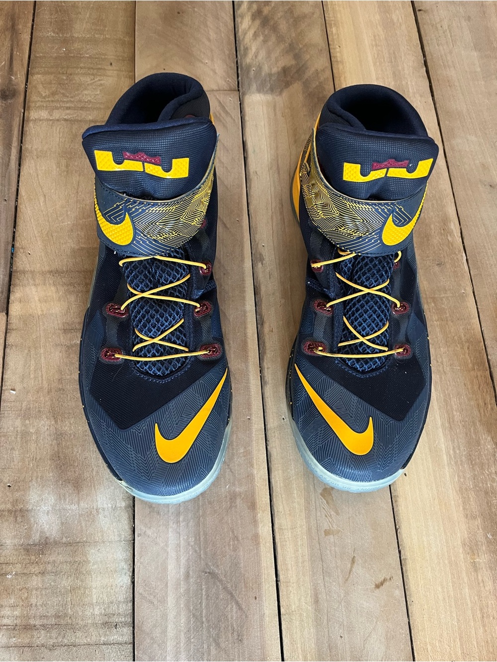Nike LeBron Zoom Soldier 8 Flyease 805894-476 Men’s Size 11.